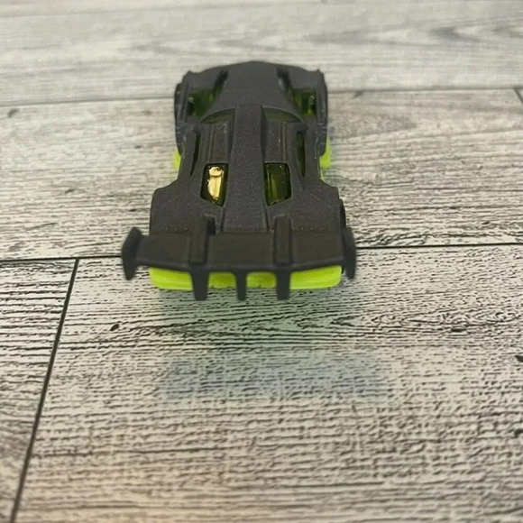 2014 Mattel Hot Wheels GT Hunter Grey Car With Florescent Green Under Carriage - Picture 4 of 9